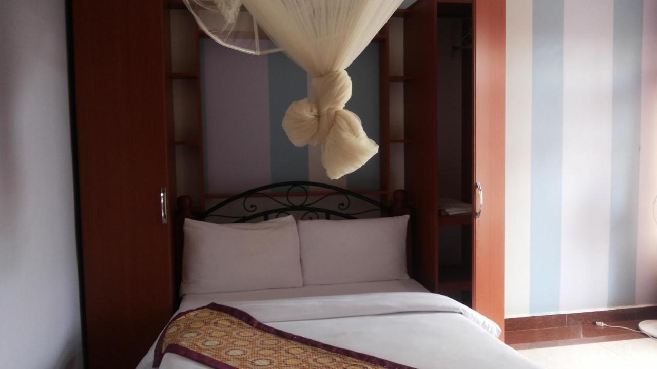 Egret Pilgrims Inn Namugongo Extérieur photo